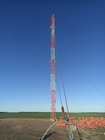 Q355 เหล็กชุบสังกะสีแบบจุ่มร้อน Guyed Tower สำหรับการสื่อสาร