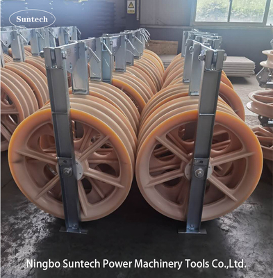 โครงการก่อสร้างสามสายการนํา stringing pulley ไนลอนบล็อก 60KN 660mm