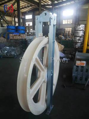 รอกสำหรับร้อยสายไฟแรงสูง รุ่น 822 พร้อมรัศมีการโค้งงอ R570 และขนาดภายนอก 760x120x480 มม.