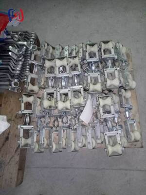 โบล็อคคันสองแบบมืออาชีพที่มีแรงบรรทุก 2KN สําหรับข้อดีทางกลและความทนทานต่อการกัดกร่อน