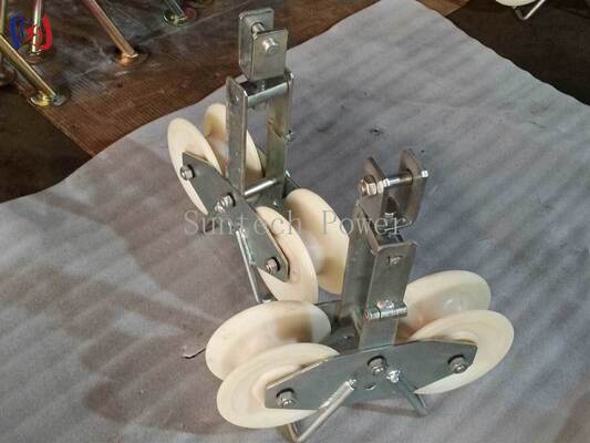25KN Tandem Sheave Stringing Block for Large Section ACSR Conductors LGJ300-500 พร้อมการออกแบบ Tandem Sheave