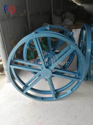 สแตนด์คลื่นเคเบิลแนวตั้ง 10-70KN 500-1500mm คอนดิวเตอร์ดัมม์สแตนด์ที่พักประหยัด