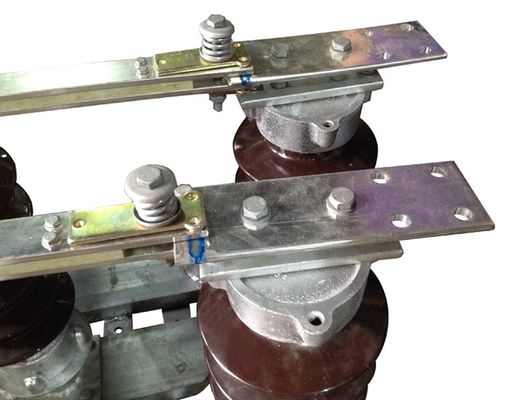 36KV 1250A ฉนวนศูนย์หมุนด้วยพอร์ซเลนพร้อมโครงสร้างการติดตั้ง