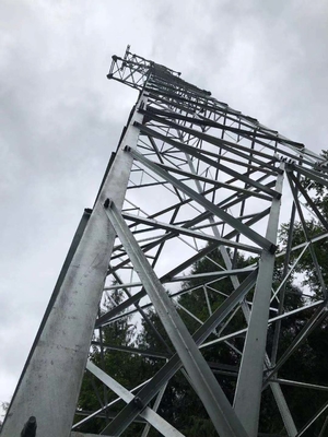 ASTM123 เหล็กชุบสังกะสี 110KV กระจายพลังงานเหล็ก Lattice Tower