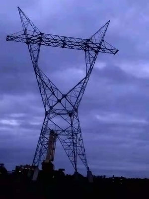 ASTM123 230KV 400KV Lattice Steel Towers สำหรับสายส่งเหนือศีรษะ
