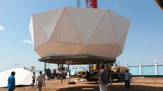 86um 90M Angle Steel Tower โทรคมนาคมเสาไฟฟ้า 3 ขาเชิงมุม