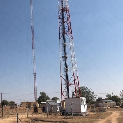 0 - 200m เหล็กชุบสังกะสี Guyed Mast Tower พร้อมวงเล็บ Lightning Rod