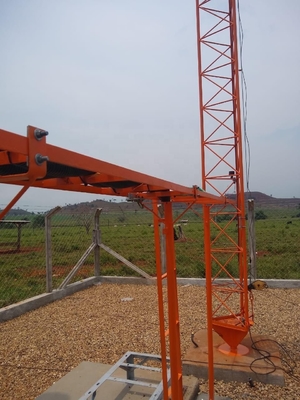 โทรคมนาคมเหล็กชุบสังกะสี Guyed Tower พร้อมวงเล็บและสายล่อฟ้า