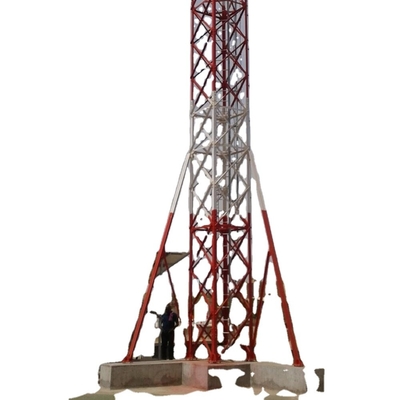ทาวเวอร์โทรคมนาคมบนชั้นดาดฟ้าพร้อมขายึด Lightning Rod Fall Arrest Aviation Light